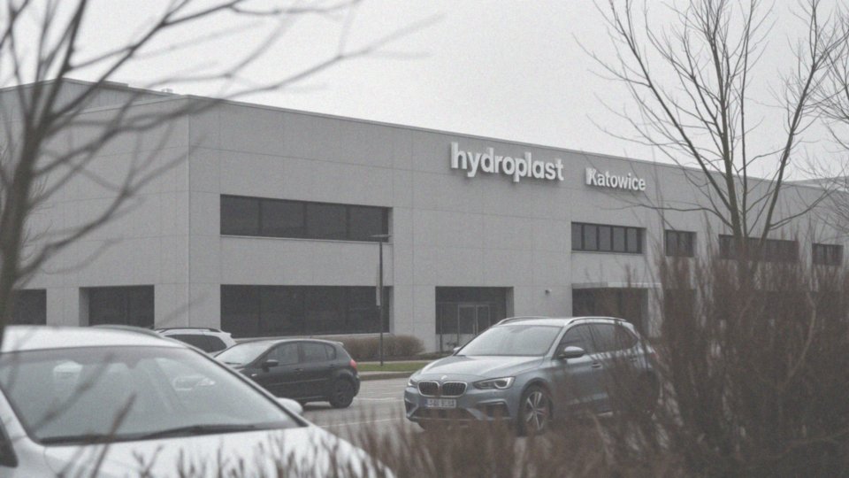 Jakie udziały nabyła żona Mieczysława Wachowskiego w firmie Hydroplast Katowice?