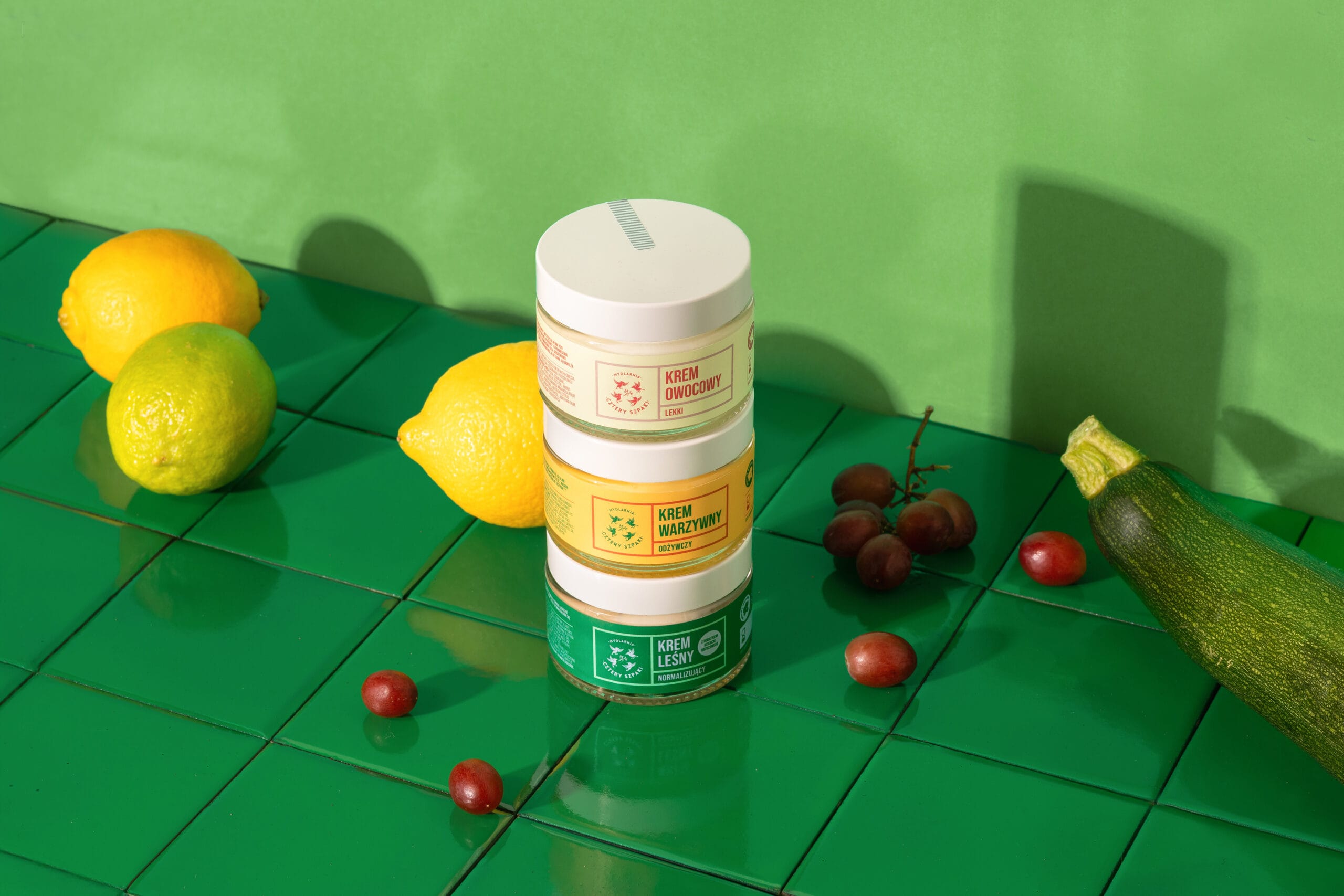 Pielęgnacja twarzy krok po kroku: od oczyszczania po regenerację. Jak stworzyć świadomą rutynę?